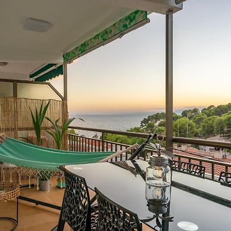 Beach Front Retro Hideaway In Salou Dış mekan fotoğraf